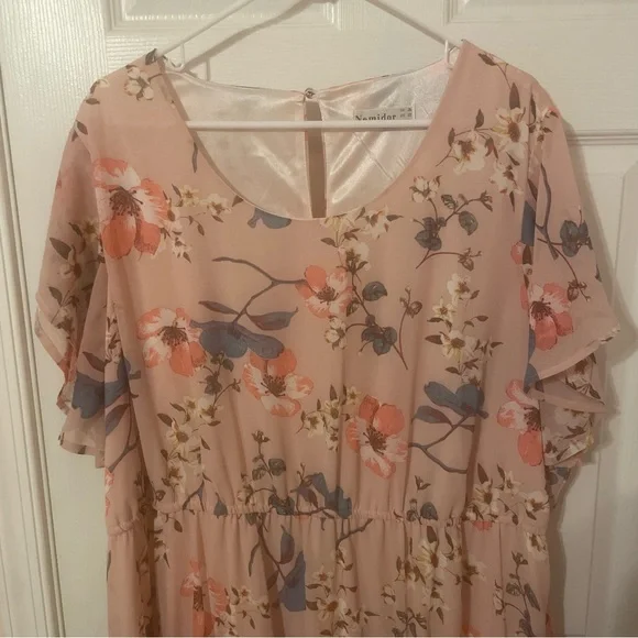 Light Pink Floral Dress - Picture 2 of 9